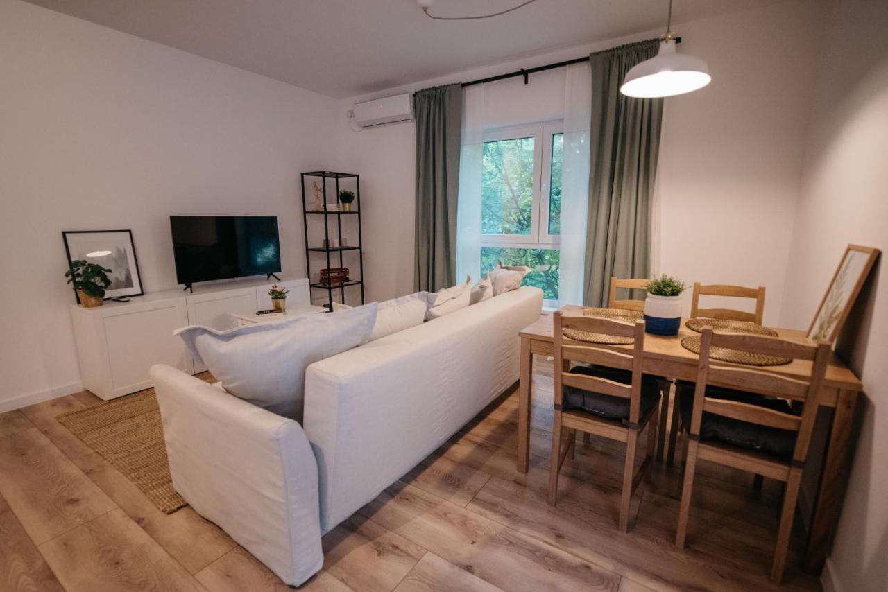 Nuez Apartments Dumbravita  Экстерьер фото