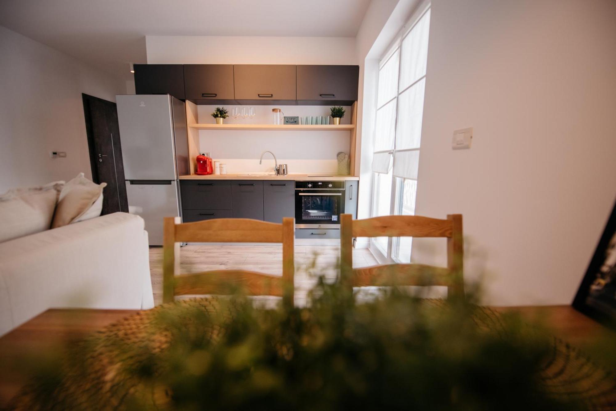 Nuez Apartments Dumbravita  Экстерьер фото